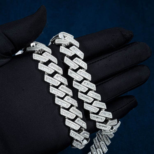 WHAT IS 925 STERLING SILVER, AND WHY IS IT POPULAR IN JEWELLERY