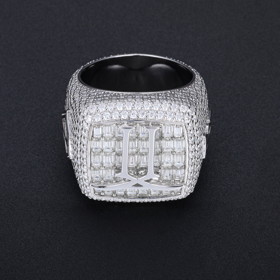 HOW JEWELLERY CAN BE A SYMBOL OF PERSONAL GROWTH AND ACHIEVEMENT