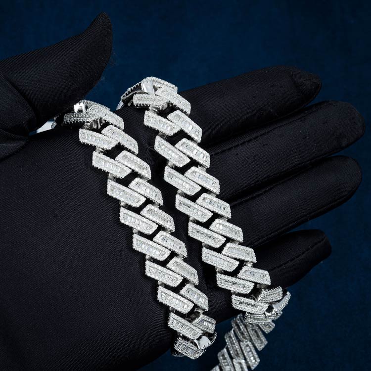 WHAT IS 925 STERLING SILVER, AND WHY IS IT POPULAR IN JEWELLERY