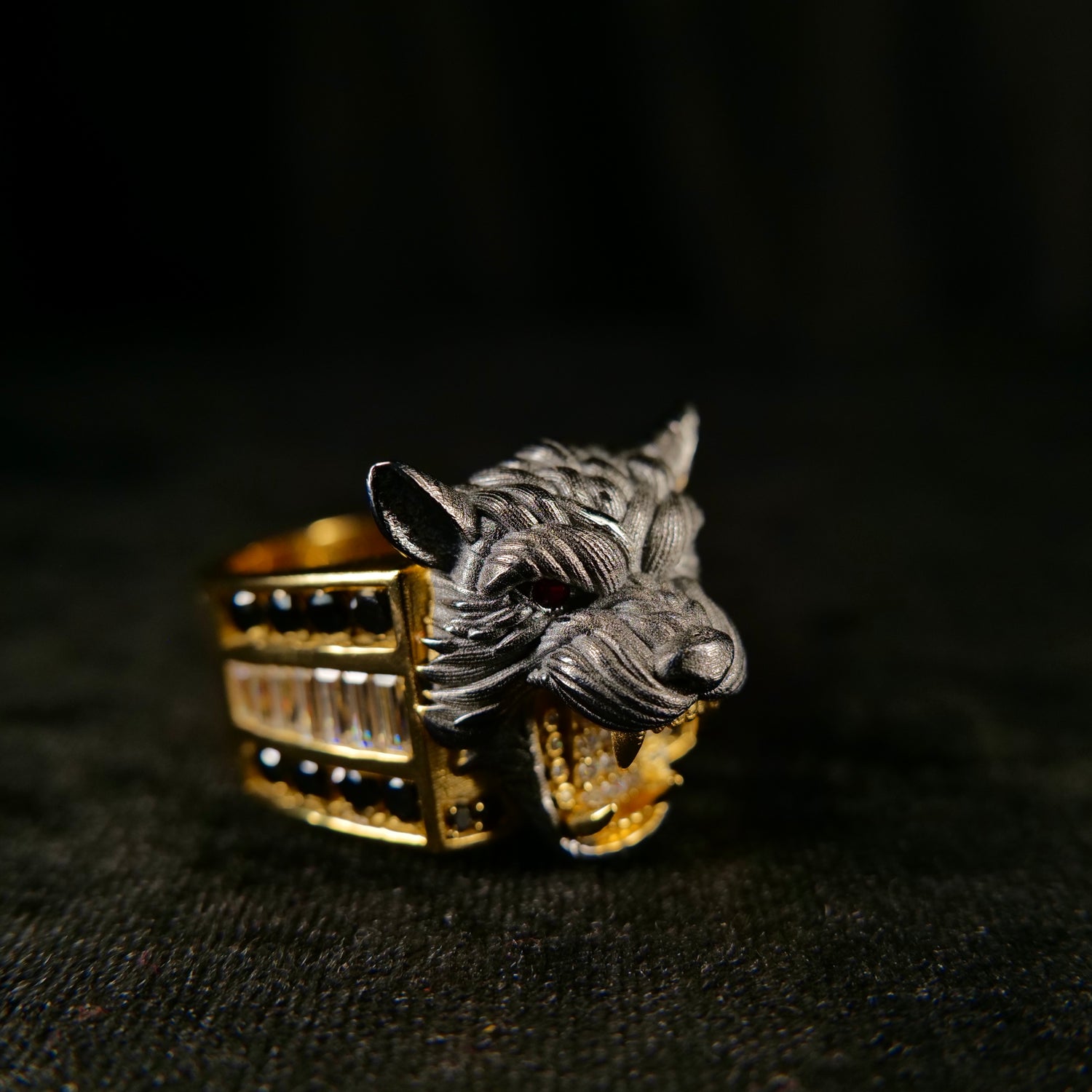 3D Wolf Head Ring facing right - Frozen Gold Jewellers
