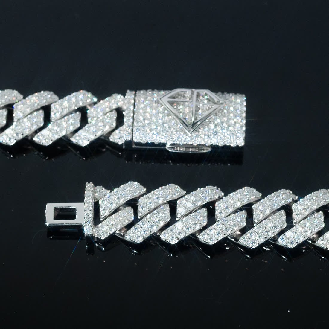 Iced Cuban chain with Frozen Gold box clasp